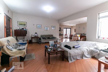 Sala de casa à venda com 4 quartos, 320m² em Jardim Prudência, São Paulo