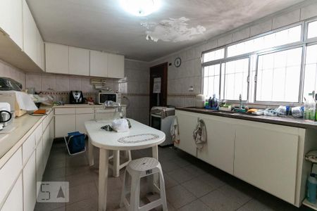 Casa à venda com 320m², 4 quartos e 3 vagas Casa à venda com 320m², 4 quartos e 3 vagasCozinha