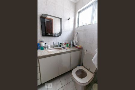 Casa à venda com 320m², 4 quartos e 3 vagas Casa à venda com 320m², 4 quartos e 3 vagasBanheiro do Suíte