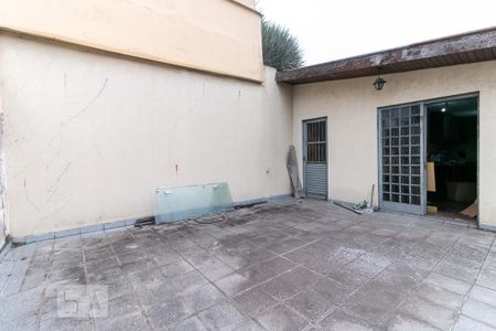 Casa à venda com 320m², 4 quartos e 3 vagas Casa à venda com 320m², 4 quartos e 3 vagasQuintal