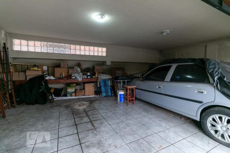 Casa à venda com 320m², 4 quartos e 3 vagas Casa à venda com 320m², 4 quartos e 3 vagasGaragem