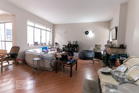 Sala de casa à venda com 4 quartos, 320m² em Jardim Prudência, São Paulo