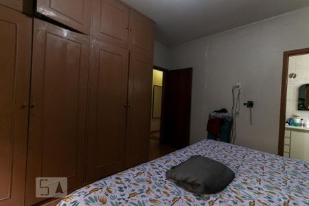 Casa à venda com 320m², 4 quartos e 3 vagas Casa à venda com 320m², 4 quartos e 3 vagasQuarto 3 - Suite