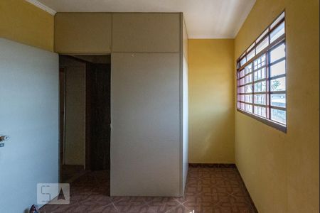 Casa à venda com 250m², 4 quartos e 5 vagas Casa à venda com 250m², 4 quartos e 5 vagasQuarto 3