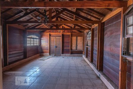 Casa à venda com 250m², 4 quartos e 5 vagas Casa à venda com 250m², 4 quartos e 5 vagasSótão