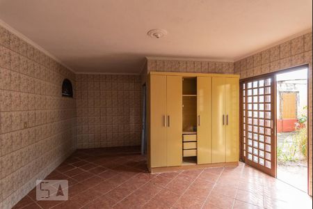 Casa à venda com 250m², 4 quartos e 5 vagas Casa à venda com 250m², 4 quartos e 5 vagasSala