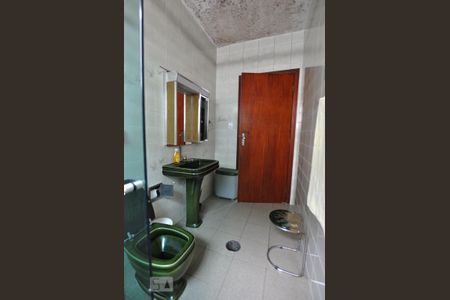 Casa à venda com 280m², 5 quartos e 6 vagasBanheiro