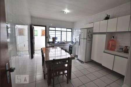 Casa à venda com 280m², 5 quartos e 6 vagasCozinha