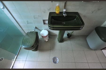 Casa à venda com 280m², 5 quartos e 6 vagasBanheiro