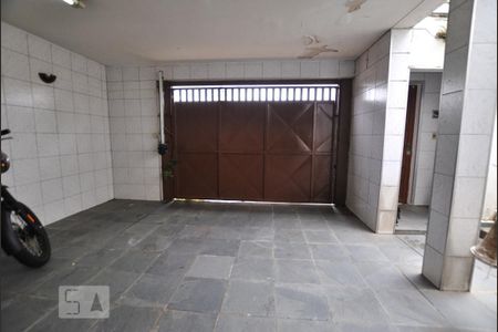 Casa à venda com 280m², 5 quartos e 6 vagasQuintal / Garagem