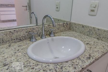 Detalhe do Banheiro de apartamento para alugar com 1 quarto, 36m² em Tamboré, Barueri