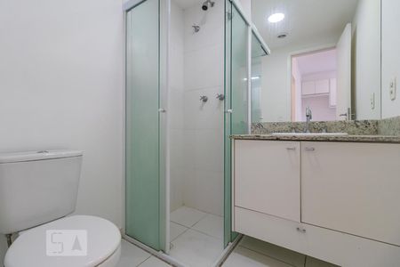 Banheiro de apartamento para alugar com 1 quarto, 36m² em Tamboré, Barueri