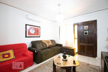 Sala de Estar de casa à venda com 2 quartos, 108m² em Camaquã, Porto Alegre