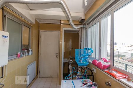 Apartamento para alugar com 140m², 4 quartos e 2 vagasLavanderia