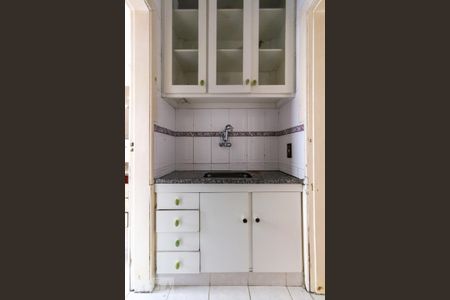 Cozinha de kitnet/studio para alugar com 1 quarto, 36m² em República, São Paulo