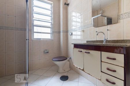 Banheiro de kitnet/studio para alugar com 1 quarto, 36m² em República, São Paulo