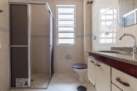 Banheiro de kitnet/studio para alugar com 1 quarto, 36m² em República, São Paulo