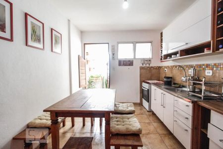 Apartamento à venda com 69m², 2 quartos e 1 vagaCozinha