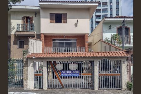 Casa à venda com 275m², 3 quartos e 5 vagas Casa à venda com 275m², 3 quartos e 5 vagasFachada