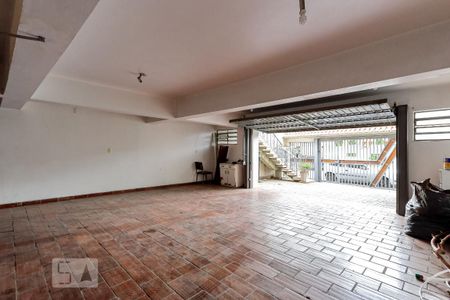 Casa à venda com 275m², 3 quartos e 5 vagas Casa à venda com 275m², 3 quartos e 5 vagasGaragem