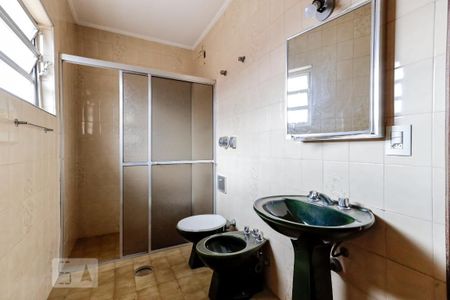 Casa à venda com 275m², 3 quartos e 5 vagas Casa à venda com 275m², 3 quartos e 5 vagasBanheiro da Suíte 1