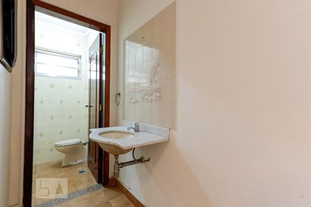 Lavabo de casa para alugar com 3 quartos, 275m² em Vila Mazzei, São Paulo