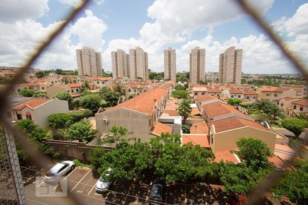 Apartamento para alugar com 77m², 3 quartos e 1 vagaVista da janela do quarto 2