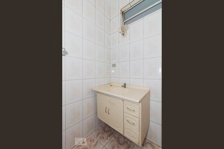 Banheiro de casa para alugar com 2 quartos, 65m² em Vila Mazzei, São Paulo