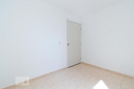Quarto 2 de apartamento para alugar com 2 quartos, 46m² em Residencial Porto Dourado, Goiânia