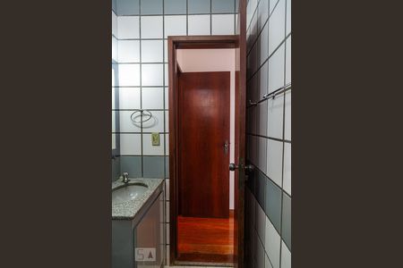 Apartamento para alugar com 90m², 2 quartos e 1 vaga Apartamento para alugar com 90m², 2 quartos e 1 vagaBanheiro da Suíte