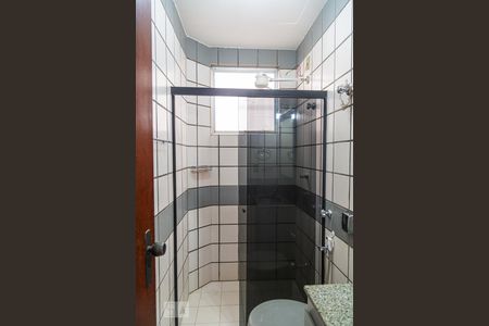 Apartamento para alugar com 90m², 2 quartos e 1 vaga Apartamento para alugar com 90m², 2 quartos e 1 vagaBanheiro da Suíte