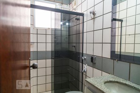 Banheiro da Suíte de apartamento para alugar com 2 quartos, 90m² em Santo Antônio, Belo Horizonte