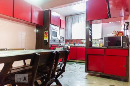 Casa à venda com 176m², 3 quartos e 2 vagasCozinha