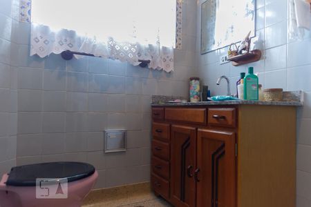 Casa à venda com 176m², 3 quartos e 2 vagasBanheiro 2