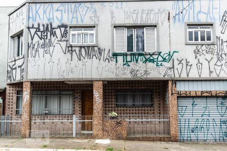 Casa à venda com 176m², 3 quartos e 2 vagasFachada