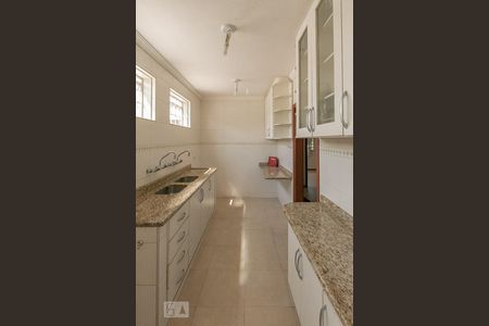 Casa à venda com 200m², 3 quartos e 2 vagasCozinha