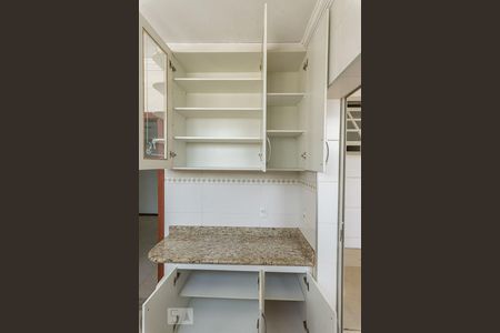 Casa à venda com 200m², 3 quartos e 2 vagasCozinha - Armários