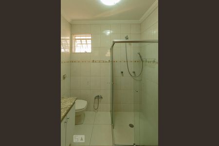 Casa à venda com 200m², 3 quartos e 2 vagasBanheiro