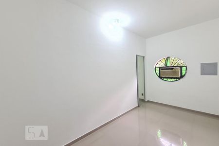 Sala de casa para alugar com 1 quarto, 45m² em Piedade, Rio de Janeiro