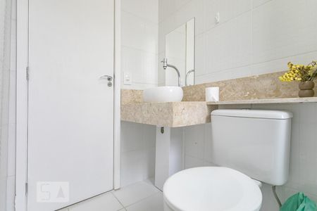 Apartamento para alugar com 72m², 3 quartos e 2 vagas Apartamento para alugar com 72m², 3 quartos e 2 vagasBanheiro