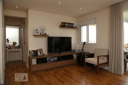 Sala  de apartamento para alugar com 2 quartos, 70m² em Vila Suzana, São Paulo