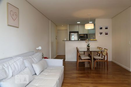 Sala/Cozinha de apartamento para alugar com 2 quartos, 70m² em Vila Suzana, São Paulo