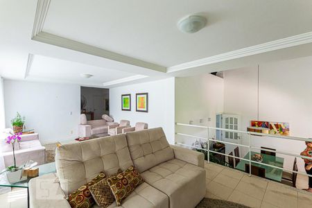 Casa de condomínio à venda com 295m², 3 quartos e 1 vagaSala