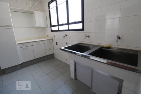Apartamento para alugar com 256m², 4 quartos e 3 vagasÁrea de serviço