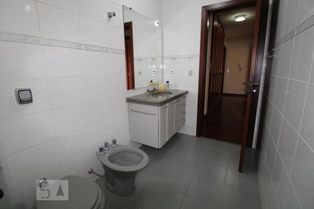 Apartamento para alugar com 256m², 4 quartos e 3 vagasBanheiro