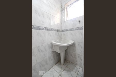 Área de serviço de apartamento para alugar com 2 quartos, 50m² em Parque Sao Luis, São Paulo