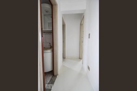 Corredor de apartamento para alugar com 2 quartos, 50m² em Parque Sao Luis, São Paulo