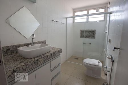 Banheiro de apartamento para alugar com 1 quarto, 33m² em Jardim Paulista, Ribeirão Preto