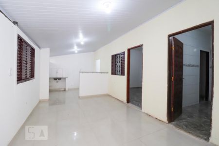 Sala de casa para alugar com 2 quartos, 60m² em Jardim Ipê, Goiânia