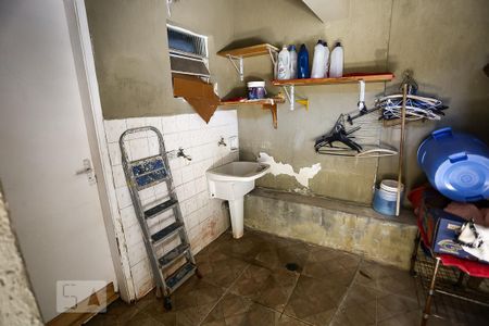 Casa à venda com 300m², 3 quartos e 2 vagas Casa à venda com 300m², 3 quartos e 2 vagasÁrea de Serviço